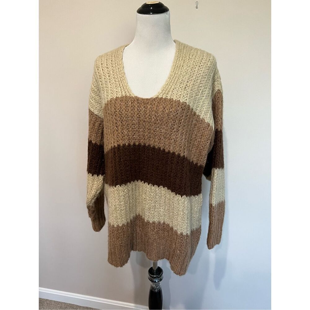 Zara sweater v-neck oversized size M